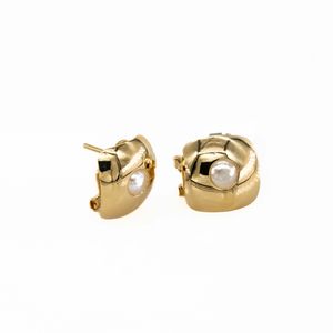 ARETES CORTOS CON PERLA 18K