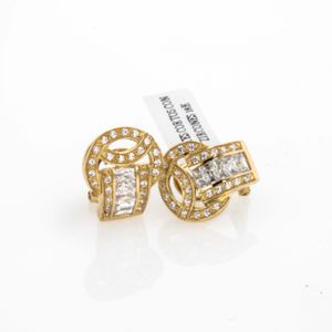 ARETES CORTOS CON ZIRCONES 18K